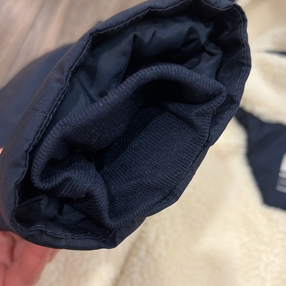 Helly Hansen parka **sold** - Picture 5 of 6
